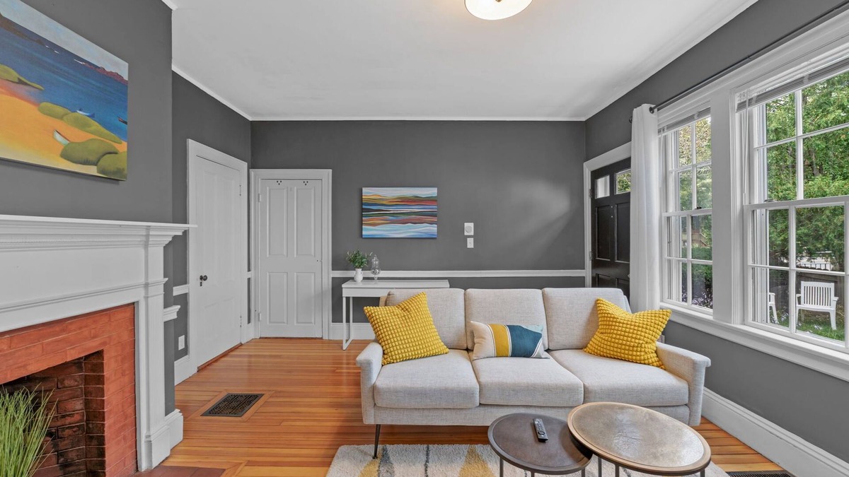 Salem Apartment | NEW Historic 1803 Salem 1BR l Walk to Haunted Happenings l SMALL DOG friendly