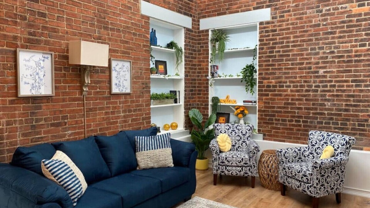 California Apartment | New! Historic and Renovated 3BR Riverside Suite