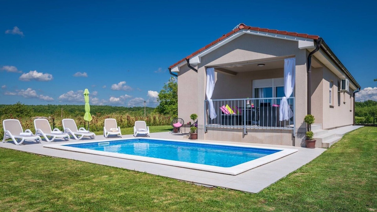 Grandici House | New holiday home is settled in the green and peaceful heart of the Barban area.