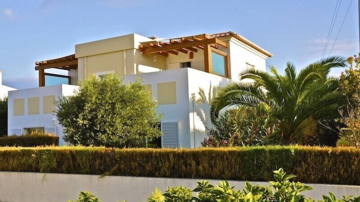 Sagres Villa | new holiday house with pool and exclusive furniture