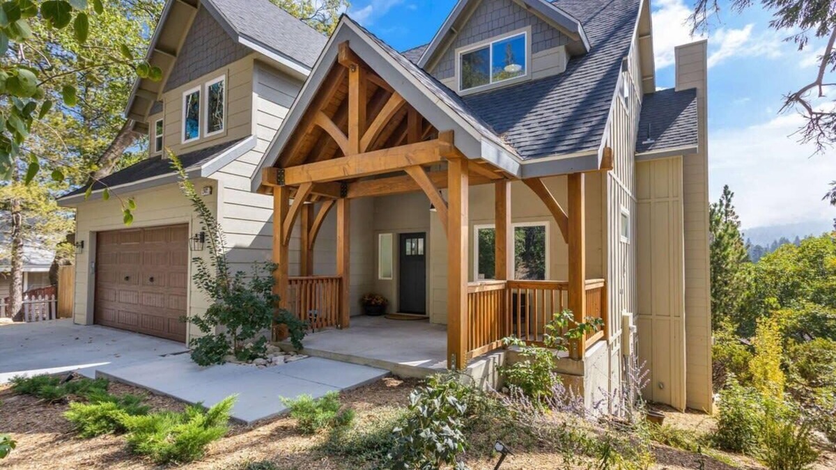 Blue Jay House | New Home 2 Mstrs, AC, EV Chgr, Pool Table, Lake Rights
