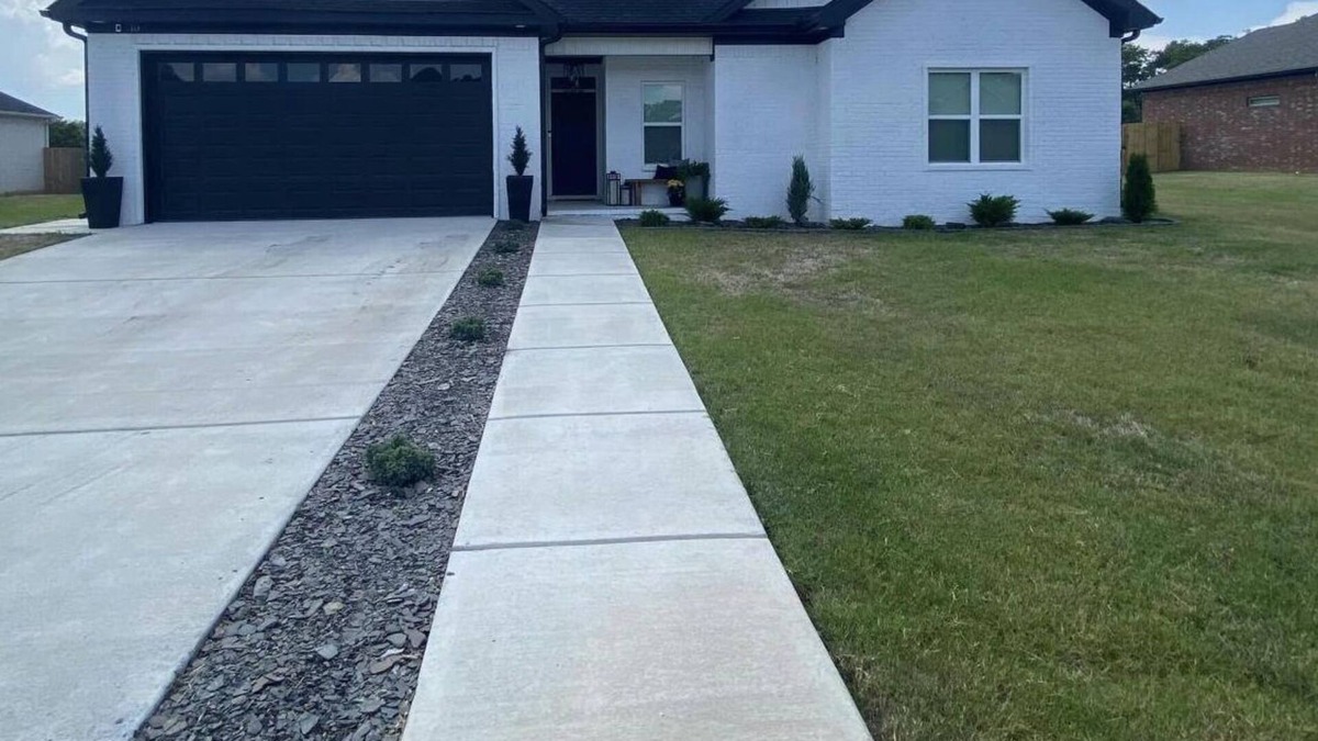 Morrilton House | New Home for Solar Eclipse