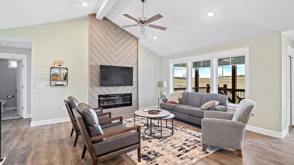 Manhattan House | New Home in west Manhattan, Family Friendly and close to KSU!