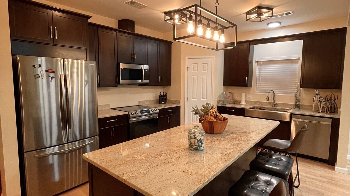 Garden City House | NEW Home! NEAR Tanger Outlet, Dwtn SAV, NEW Enmarket Arena, & Tybee Beach