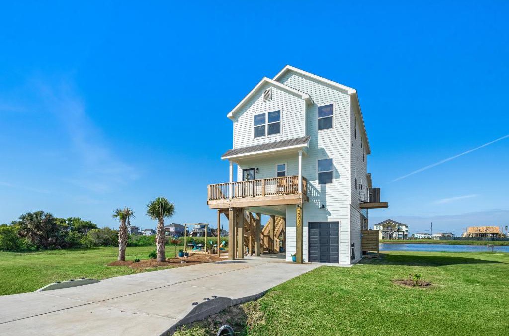 Indian Beach House | New Home w/Amazing Views-Close to Beach, Bay, & Galveston Island State Park