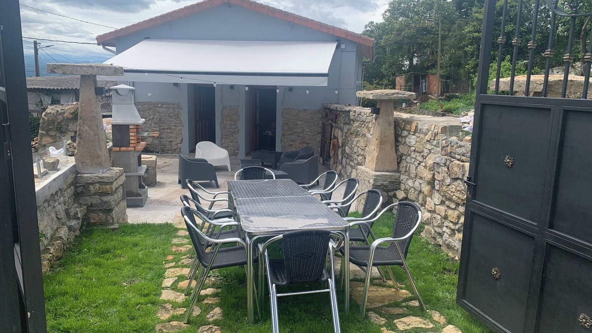 Llamero Cottage | New house for rent complete with enclosed outdoor area, ping pong, barbecue, etc.