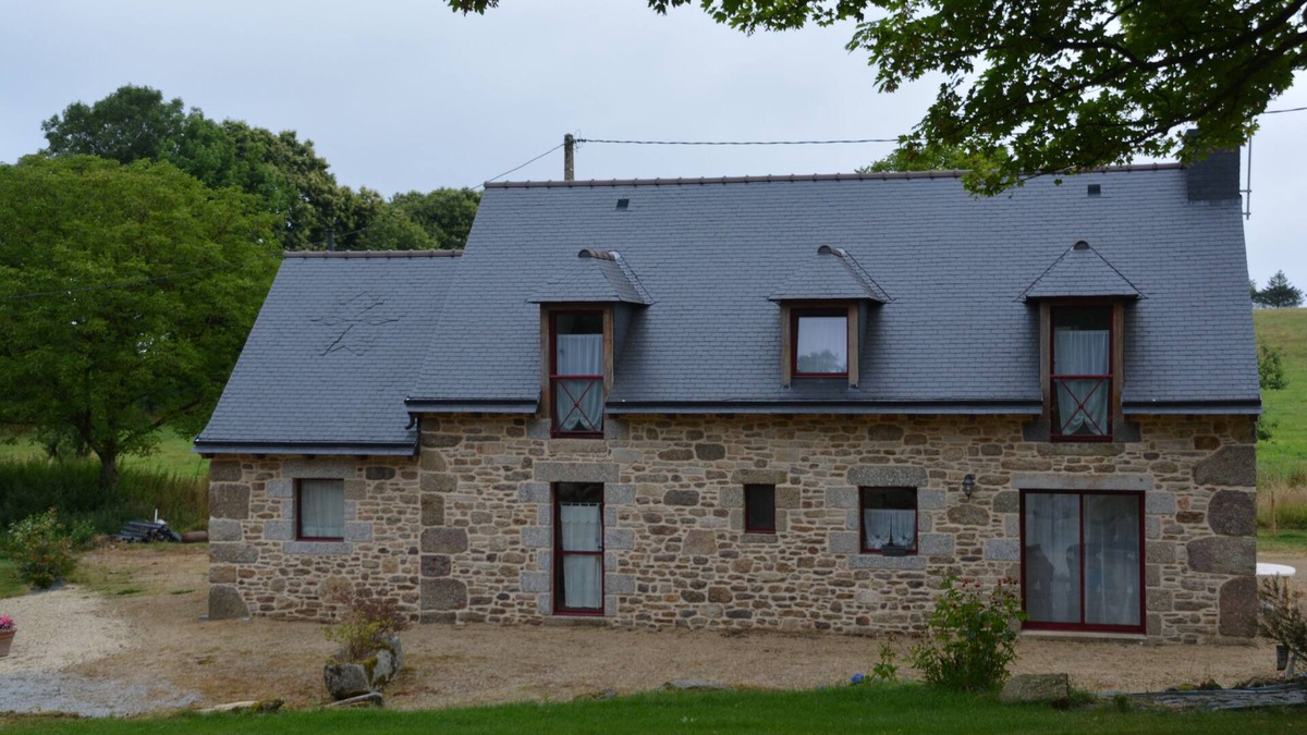 Saint-Gilles-Pligeaux House | New house in the countryside