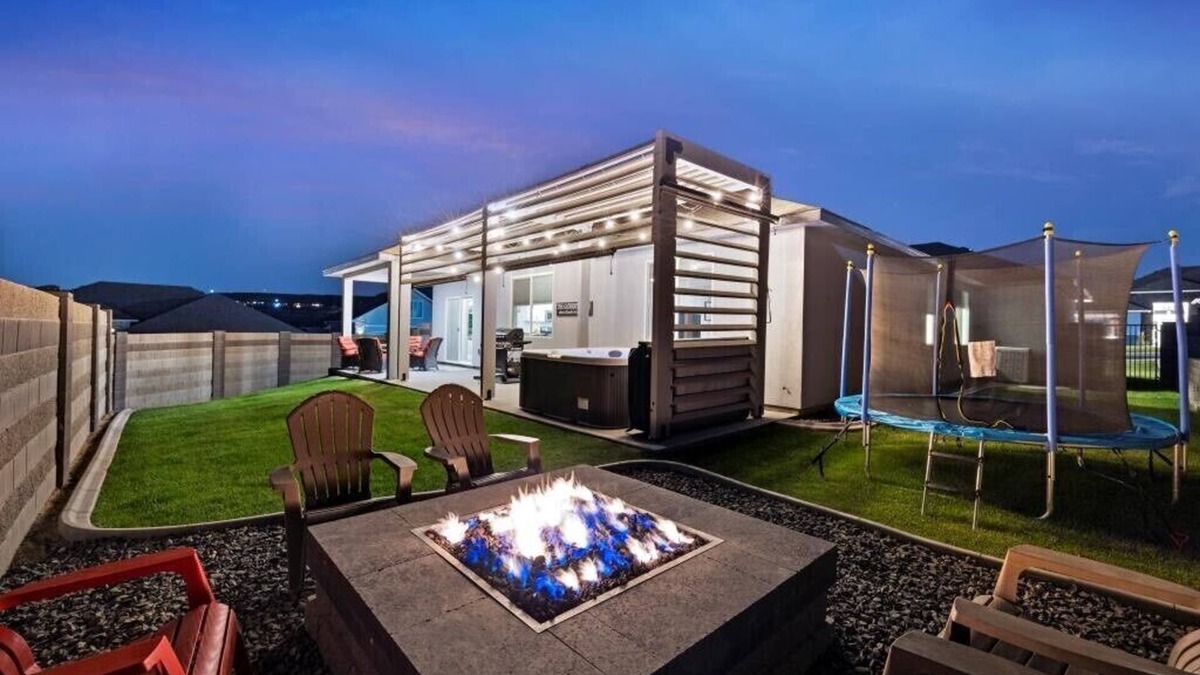 Tri-Cities House | New house! Hot Tub and fire-pit waiting for you.