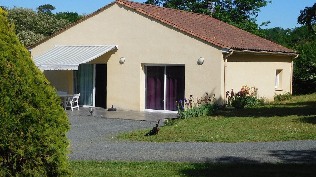 Veyrignac House | New house, quiet, heated pool, 110m2, 12, SARLAT, FREE WIFI.