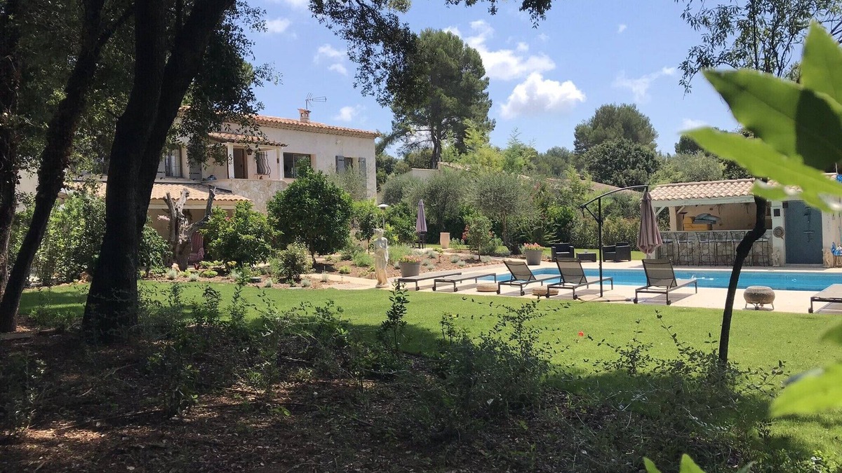 Roquefort-les-Pins House | New housing, garden level in villa, with large garden, large swimming pool