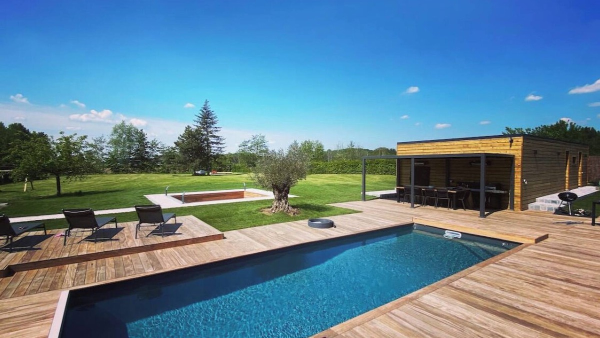 Lecelles House | New! In my bubble room bubble and spa