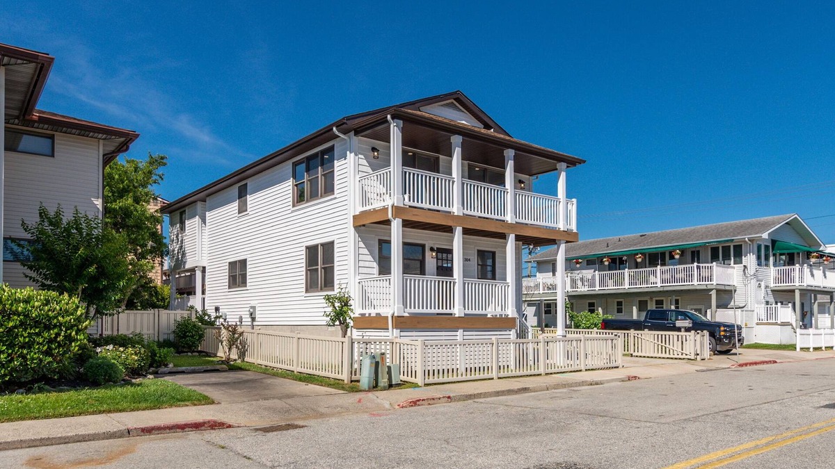 Ocean City House | New Inside!CENTRALLY LOCATED DOWNTOWN.Bay Views/Private Parking. SWEEK Welcome