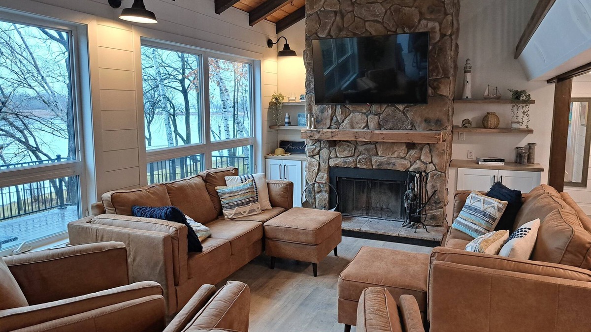 Dent House | NEW! Island View Lakehouse
