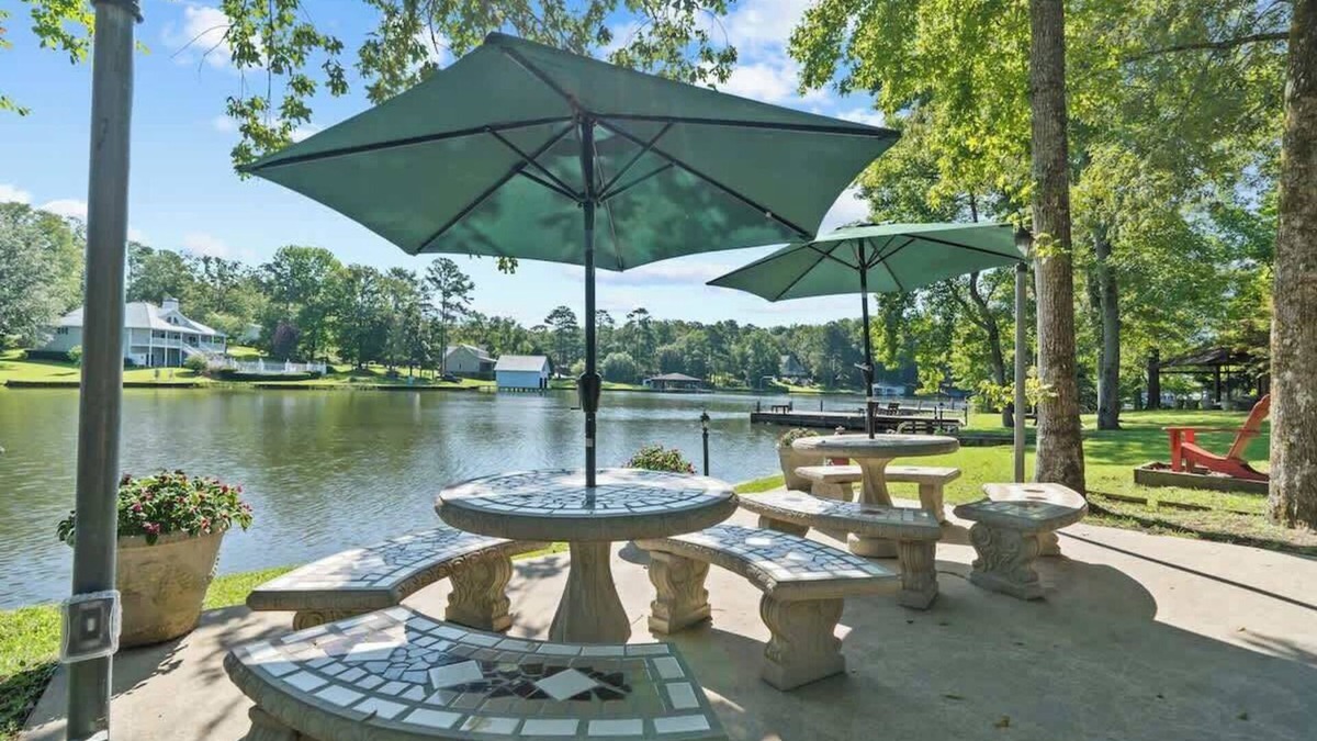 Eatonton House | *New* Lake life fun! Sleeps 14, 4bed, 4bth
