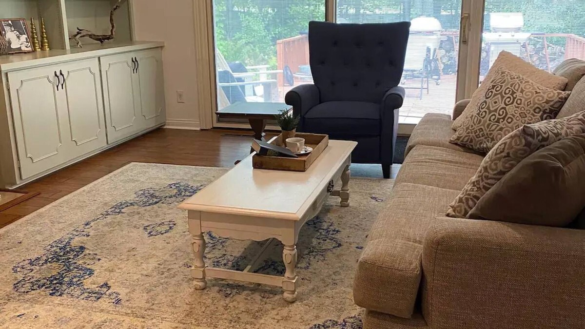 Midland House | NEW! Large Family Home; Prime Location