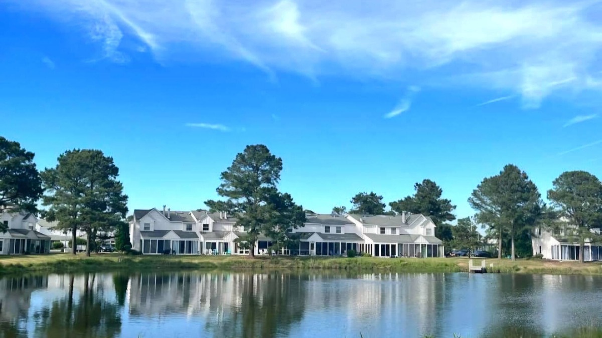 Selbyville House | NEW LISTING 2024! Amenities galore minutes to beach waterfront townhome