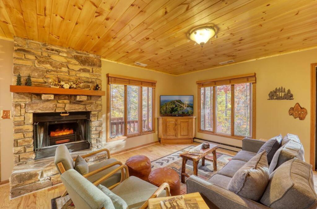 Newland House | New Listing 4BD3BA Pine Haven Getaway