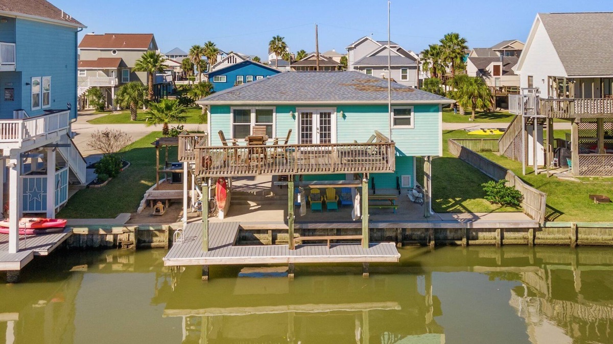 Isla Del Sol House | New Listing! Canal Home Cozy and Clean