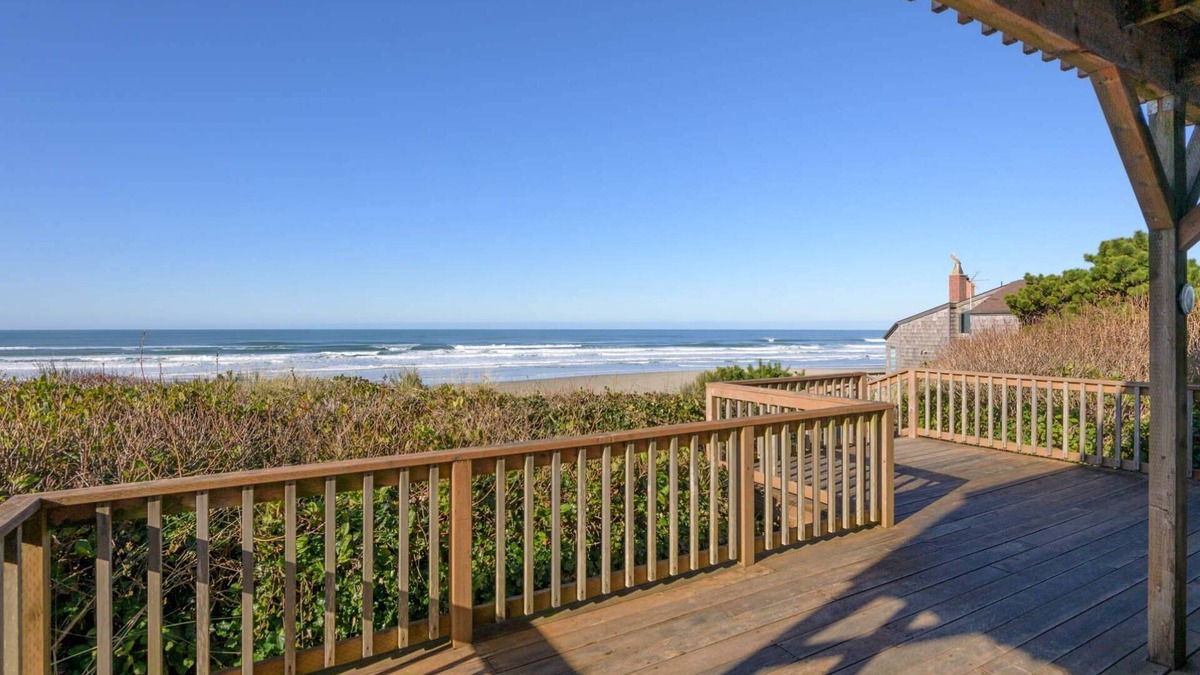 Florence House | New Listing! Cozy beachfront home on famed Heceta Beach, amazing sunsets