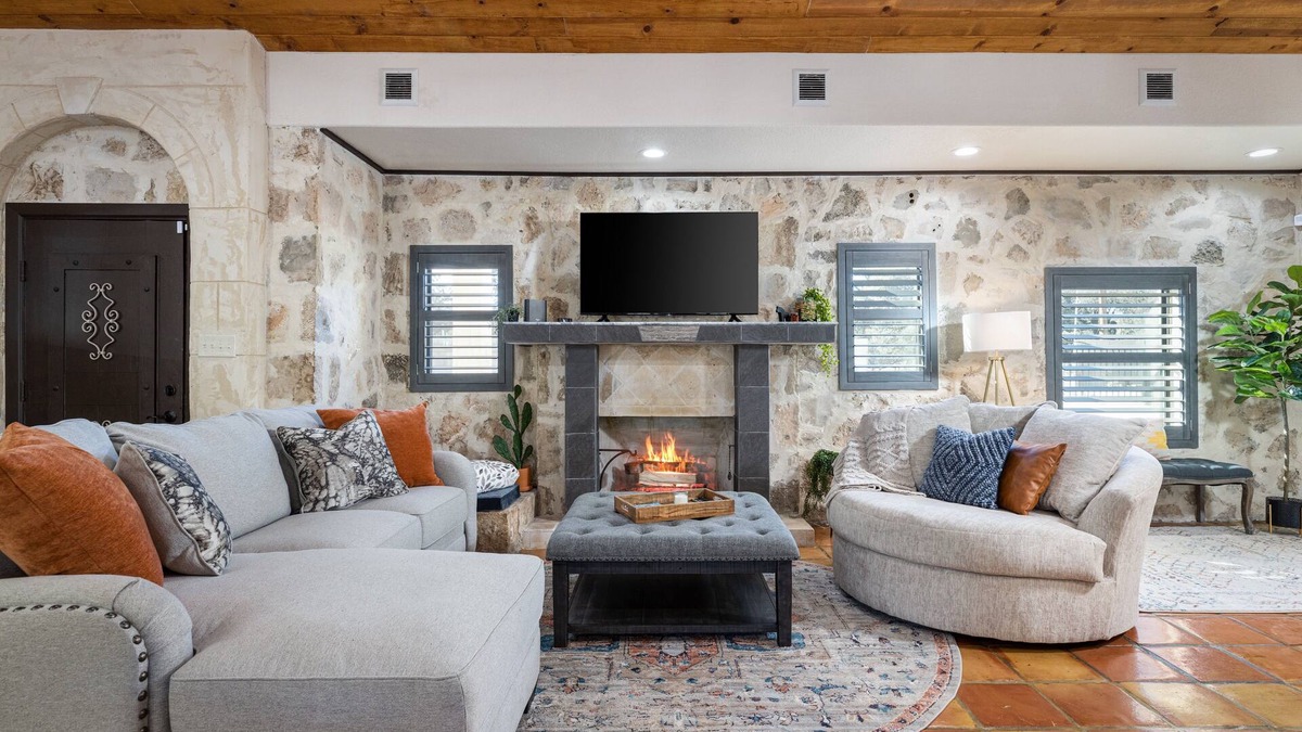 Helotes House | ❀New Listing❀ Evelyn Rose House ❀ Mins to The Rim/LaCantera/Six Flags/Helotes