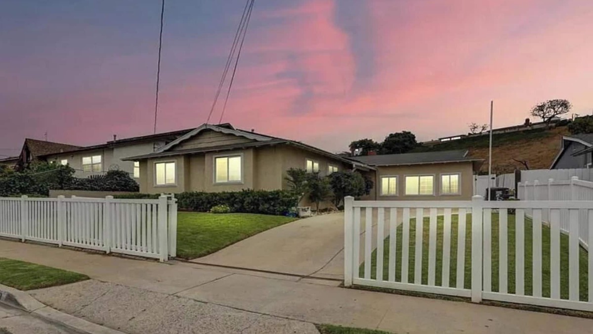 Lemon Grove House | NEW listing! Modern Getaway with Private Backyard