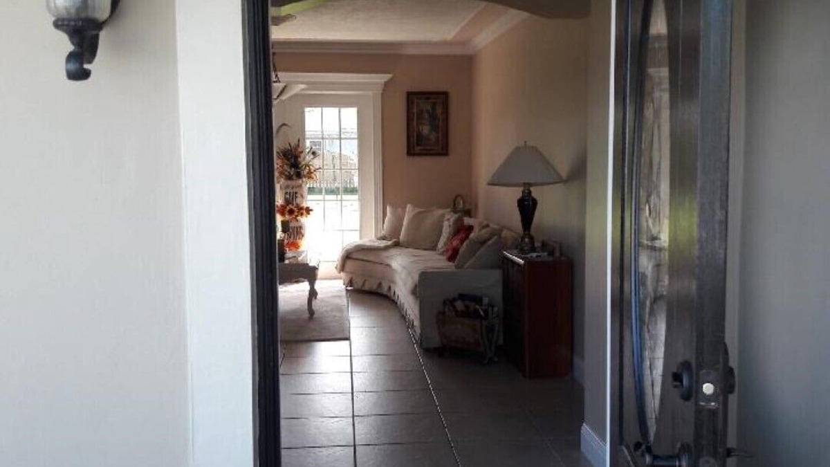 Homestead House | New Listing! Quaint Spanish Colonial House Gateway to the FL Keys & Everglades