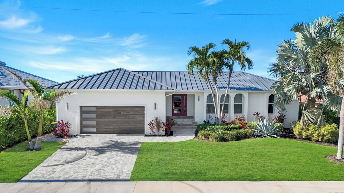 Marco Island House | New Listing! Recently updated waterfront 3-bedroom home with heated pool