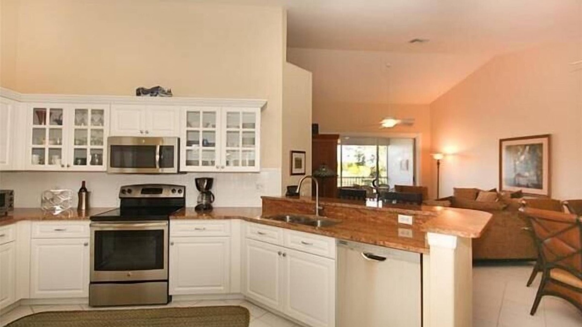 Bonita Springs Condo | New Listing, Renovated Luxurious 2BR, 2Bath Condo