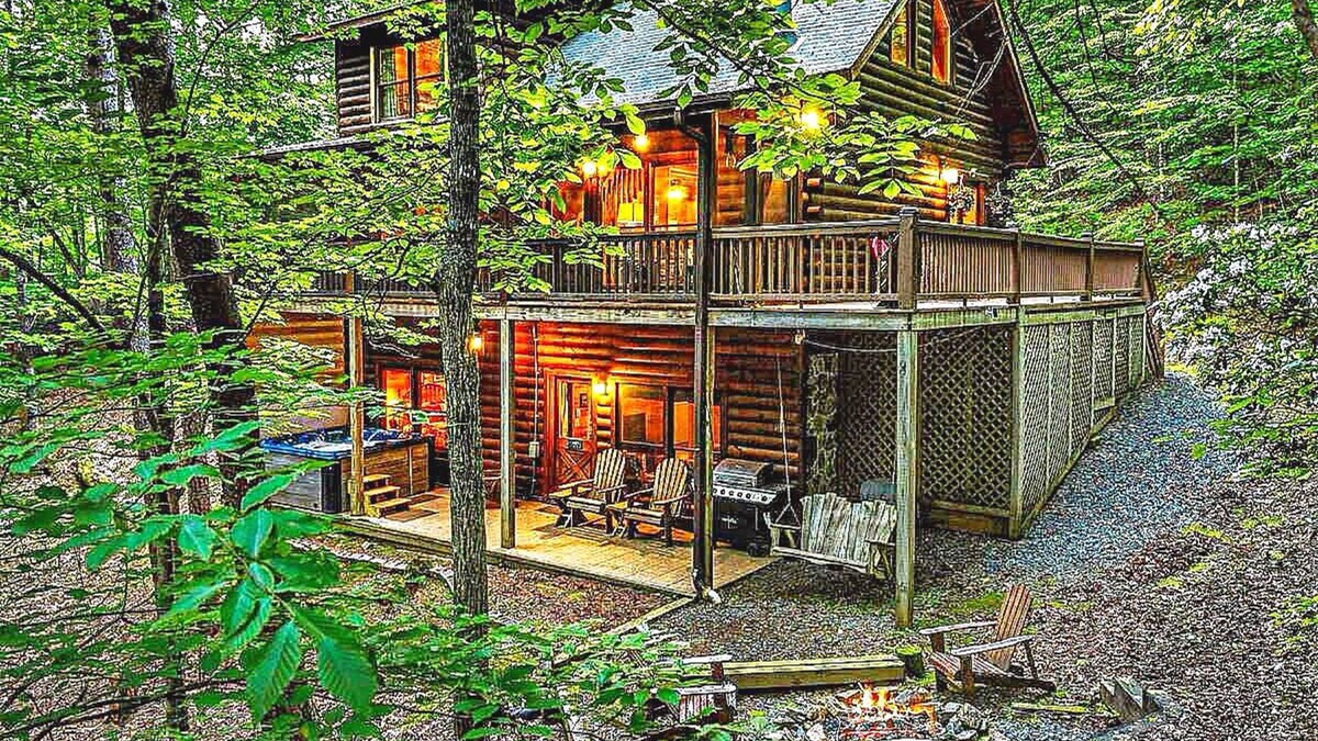 Blue Ridge Cabin | NEW LISTING Rustic and Private Escape to Mountain Time - Hot Tub
