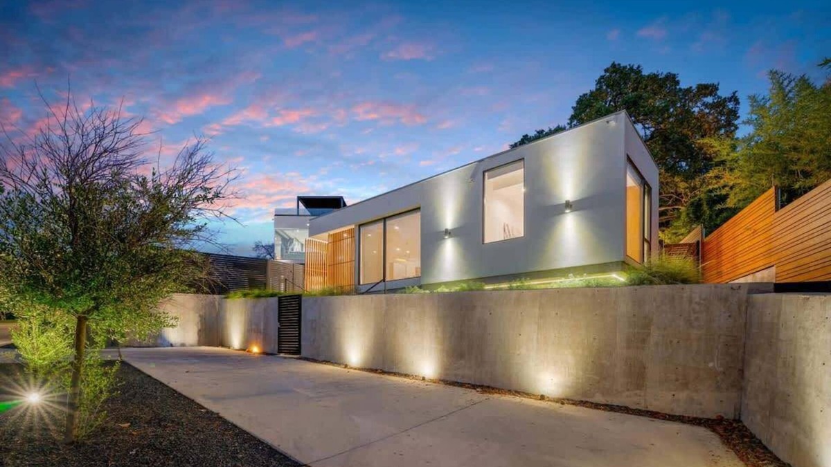Galindo House | New Listing Sale! Austin's Best Modern 2BR Casita