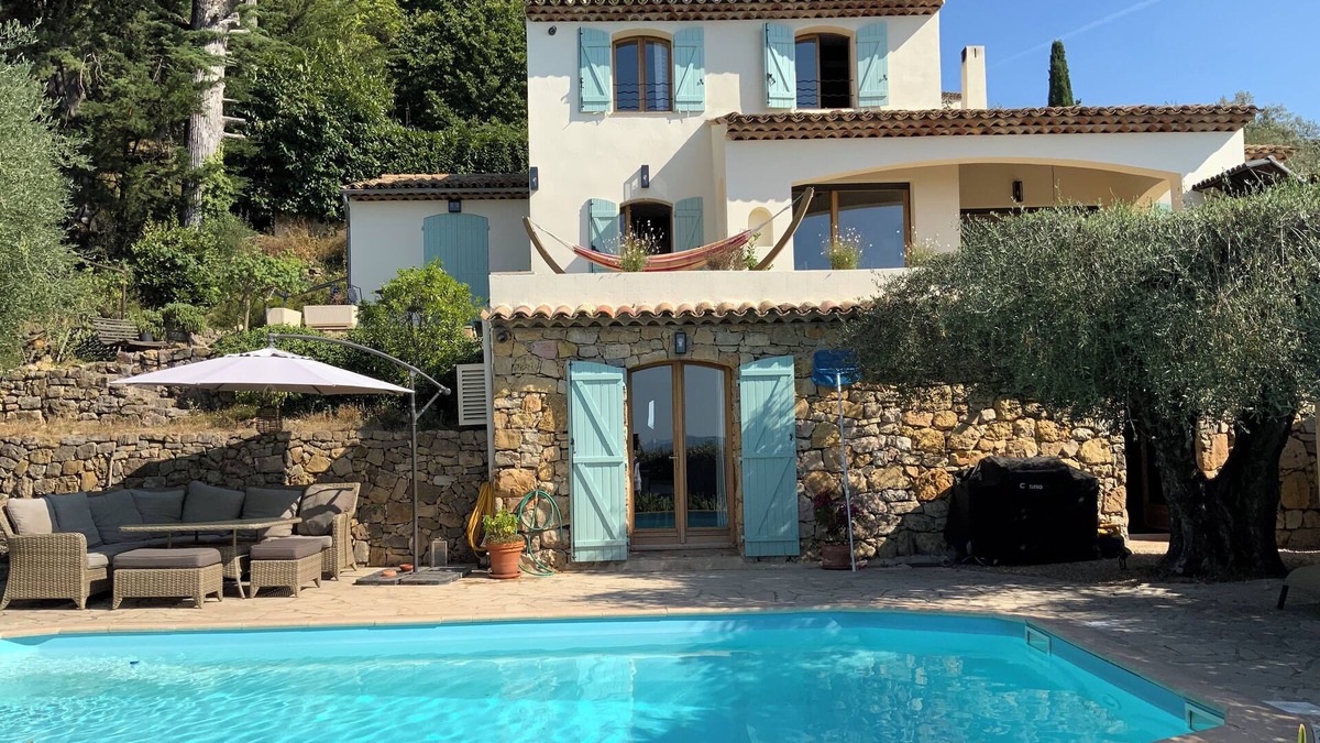 Saint-Vallier-de-Thiey Villa | New Listing! Stylish Villa with panoramic sea views, pool 5 min walk from Cabris