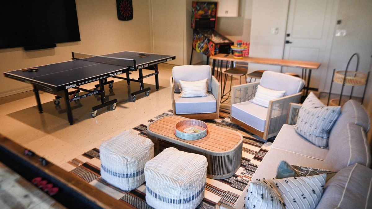 Norman House | - NEW LISTING - The Pickard at OU - a LUXURY family entertaining retreat!