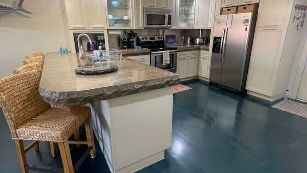 South Padre Island Apartment | New Listing Specials! BayBreeze 2/2, Pet friendly