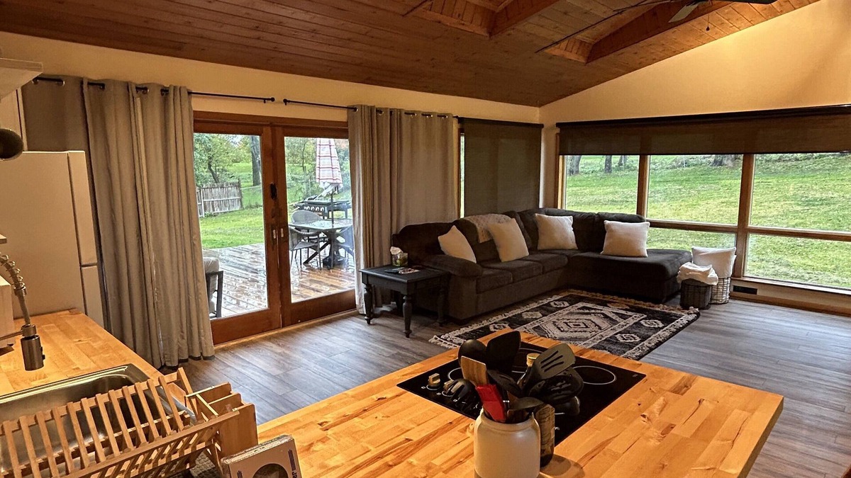 Houserville House | New listing - walk to Beaver Stadium!