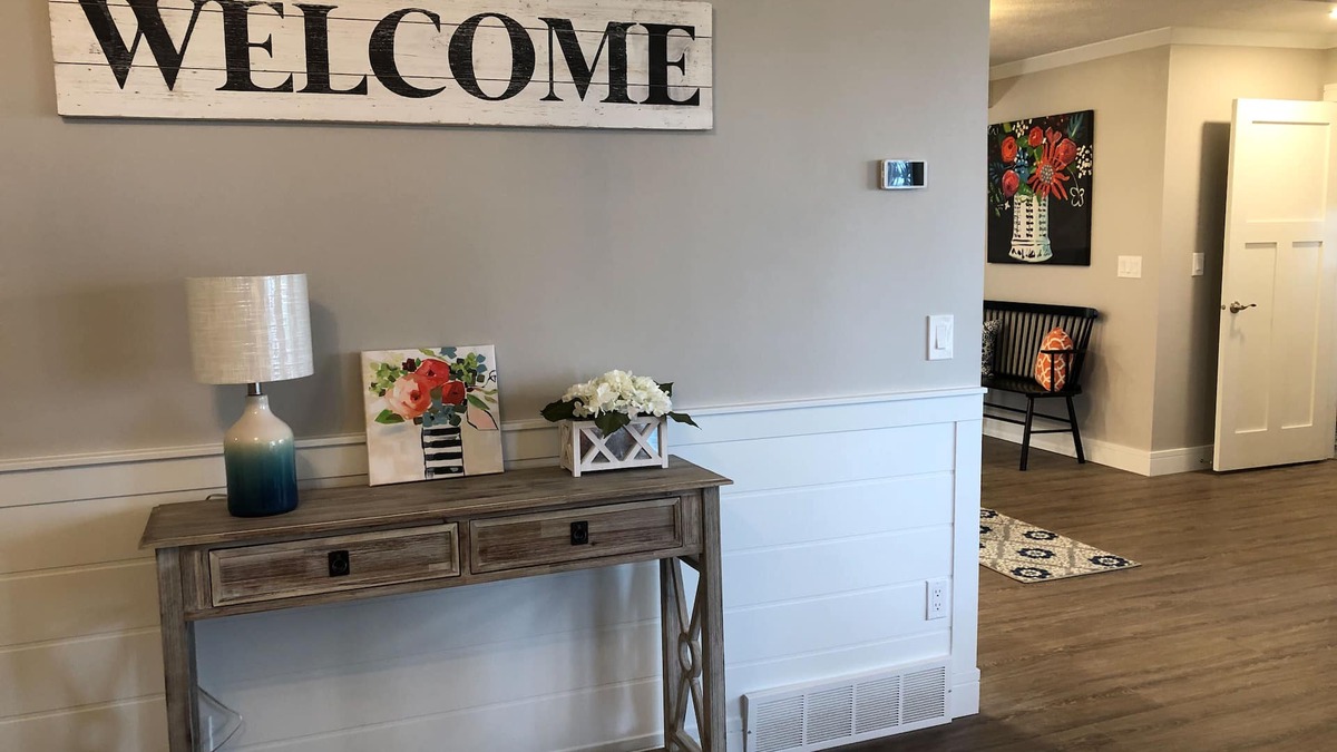 Traverse City House | NEW LISTING - West Bay View - Upscale newly renovated cottage on M-22