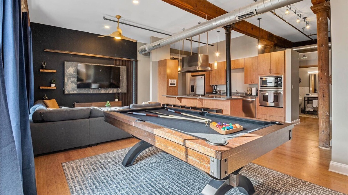 Wholesale District House | New Loft Near Convention Center