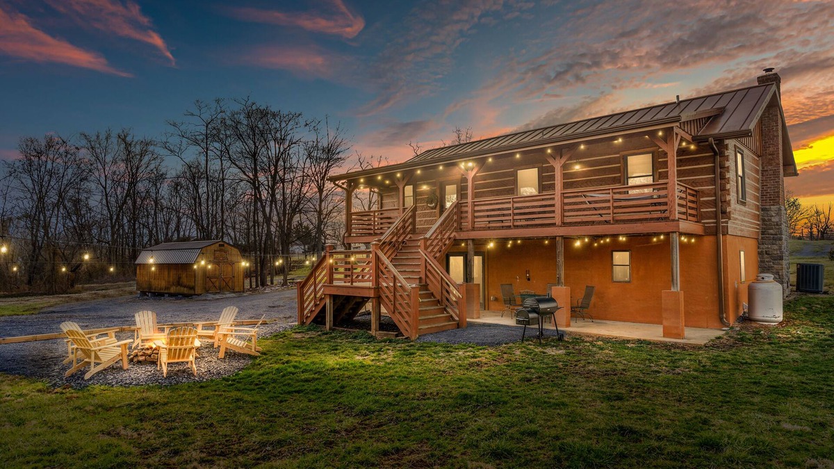 Quicksburg Cabin | ✨NEW✨ Log Cabin Minutes to Bryce Resort + Hiking + Caverns + Dog Friendly