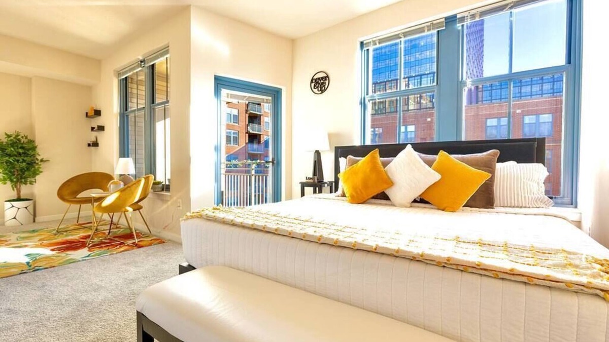 Pentagon City Apartment | NEW! Lux DMV-WiFi-Cozy Suite-DC Airport