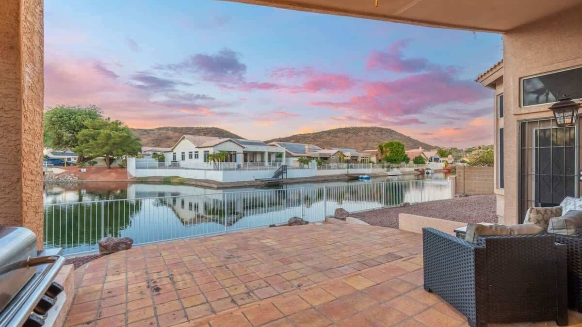 Arrowhead Lakes House | *NEW* Lux Lakeside View Villa 3BR Desert Oasis!