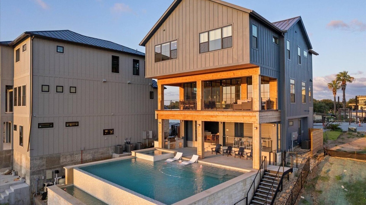 Granite Shoals House | NEW Luxe LBJ Lakefront w/sunset views, pool & hot tub; perfect for large gatherings!