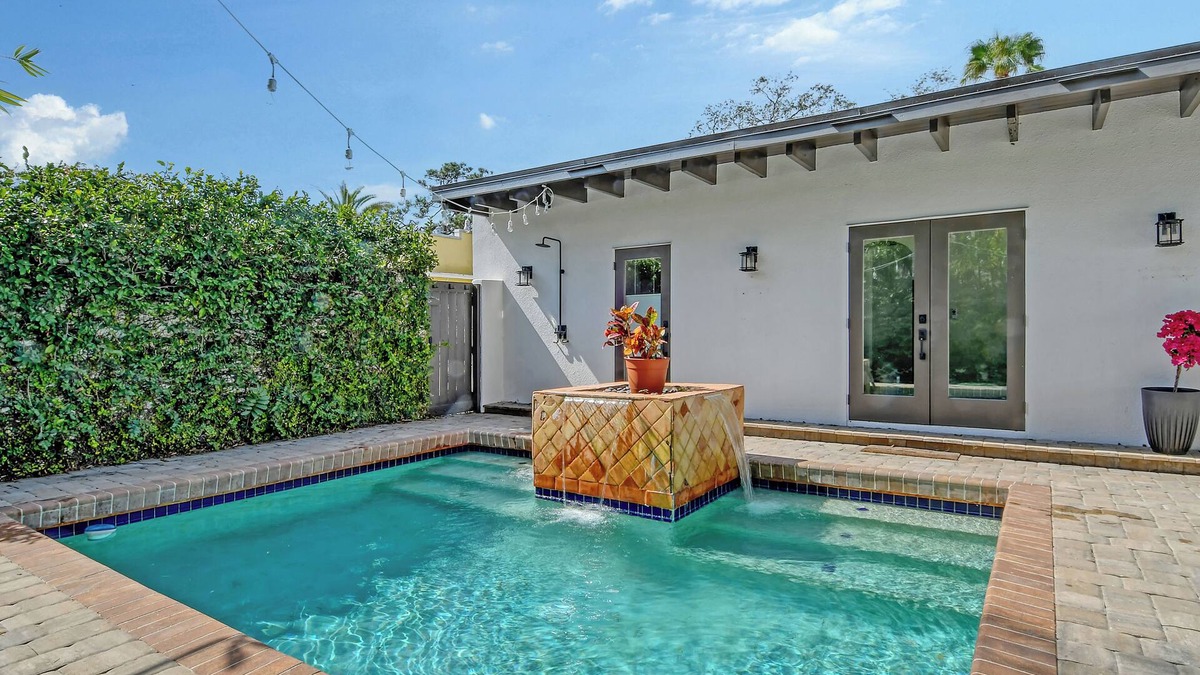 Laurel Park House | NEW! Luxurious 2BR/2BA Heart of Historic Laurel Park w/pool