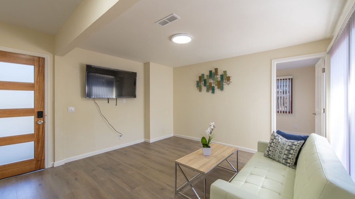 Fair Oaks House | NEW Luxury 3B/1B in Menlo Park - Near Stanford, FB