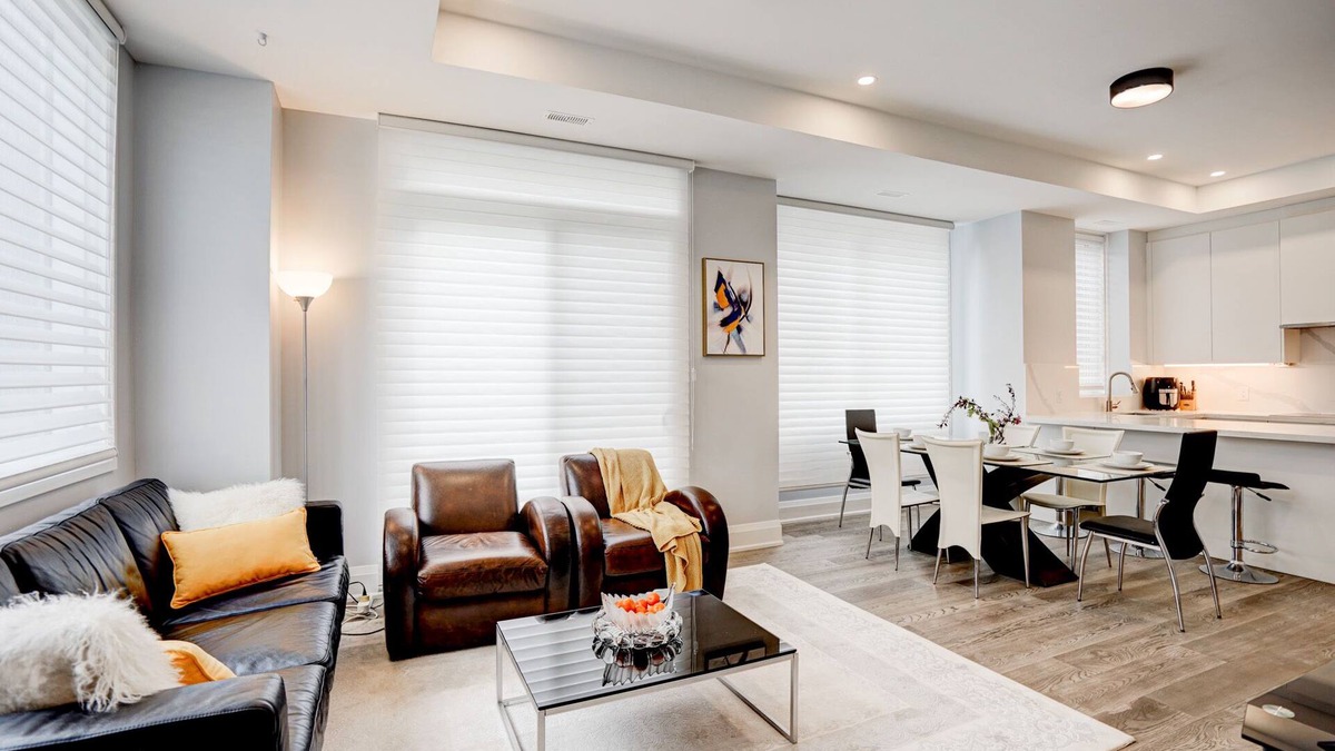 Bayview Village House | New Luxury 4 BR Townhome with Roof Terrace in Bayview Village