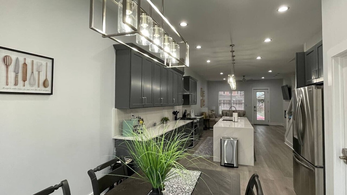 Fall Creek Place House | New Luxury 4BR/5BA Downtown Indianapolis