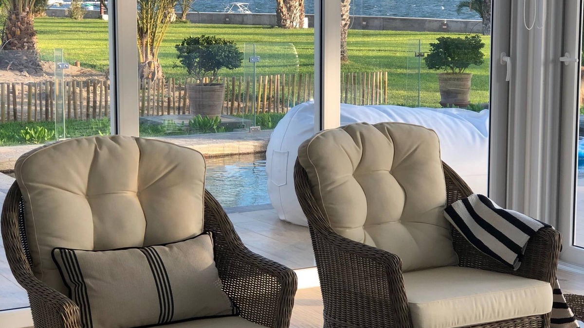 Pisco House | New LUXURY Beachfront House w/pool in Paracas National Reserve (w/Housekeeper)