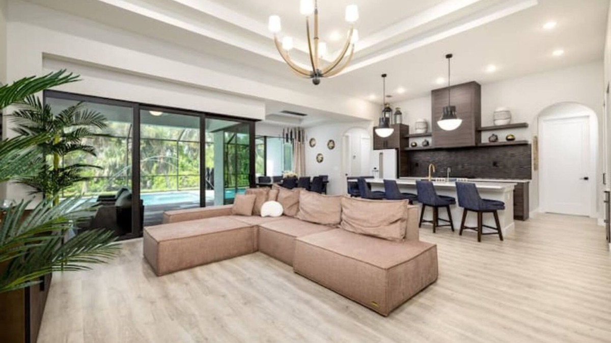North Port House | New Luxury Home! Cozy & clean w/Pool & Gym