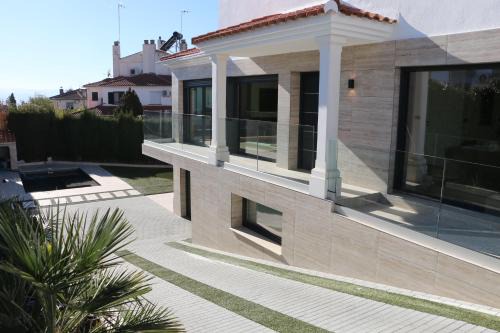 Peligros Villa | New Luxury Home in Granada with Private Pool