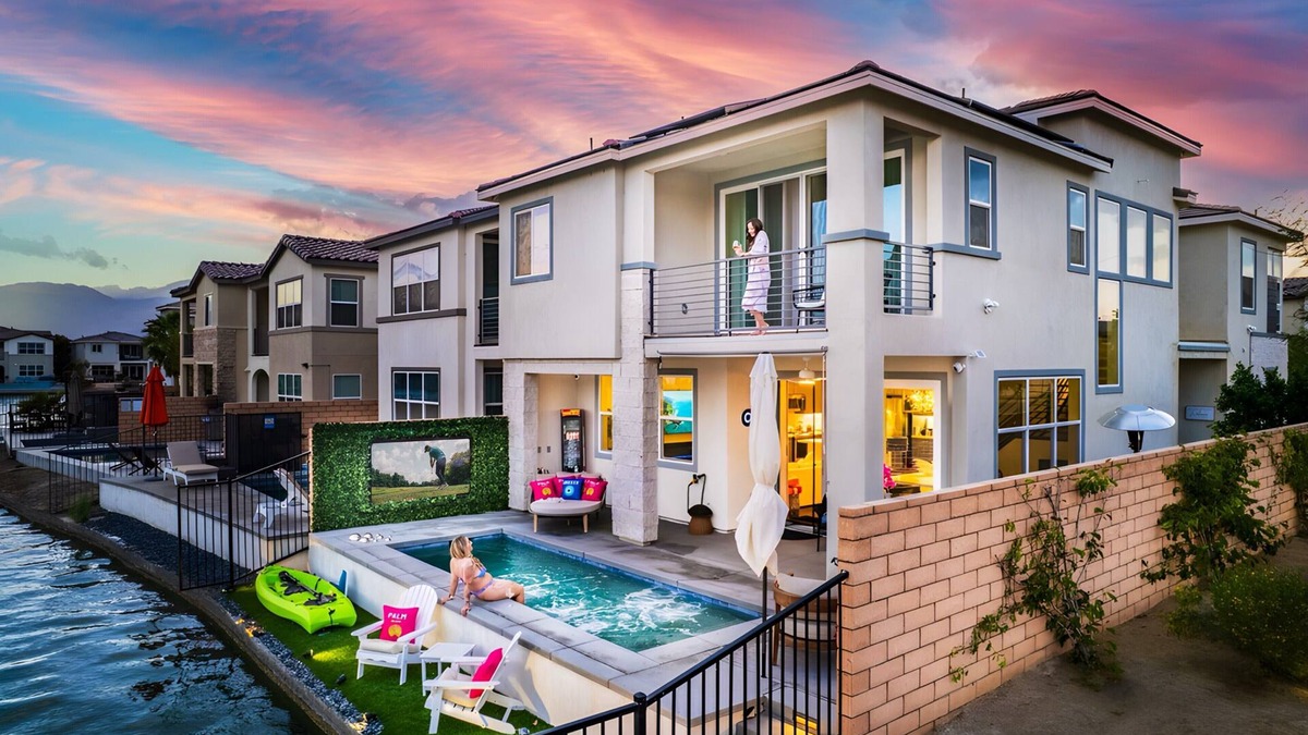 Terra Lago House | NEW: Luxury Lakeview Retreat w/Pool, Firepit & Games