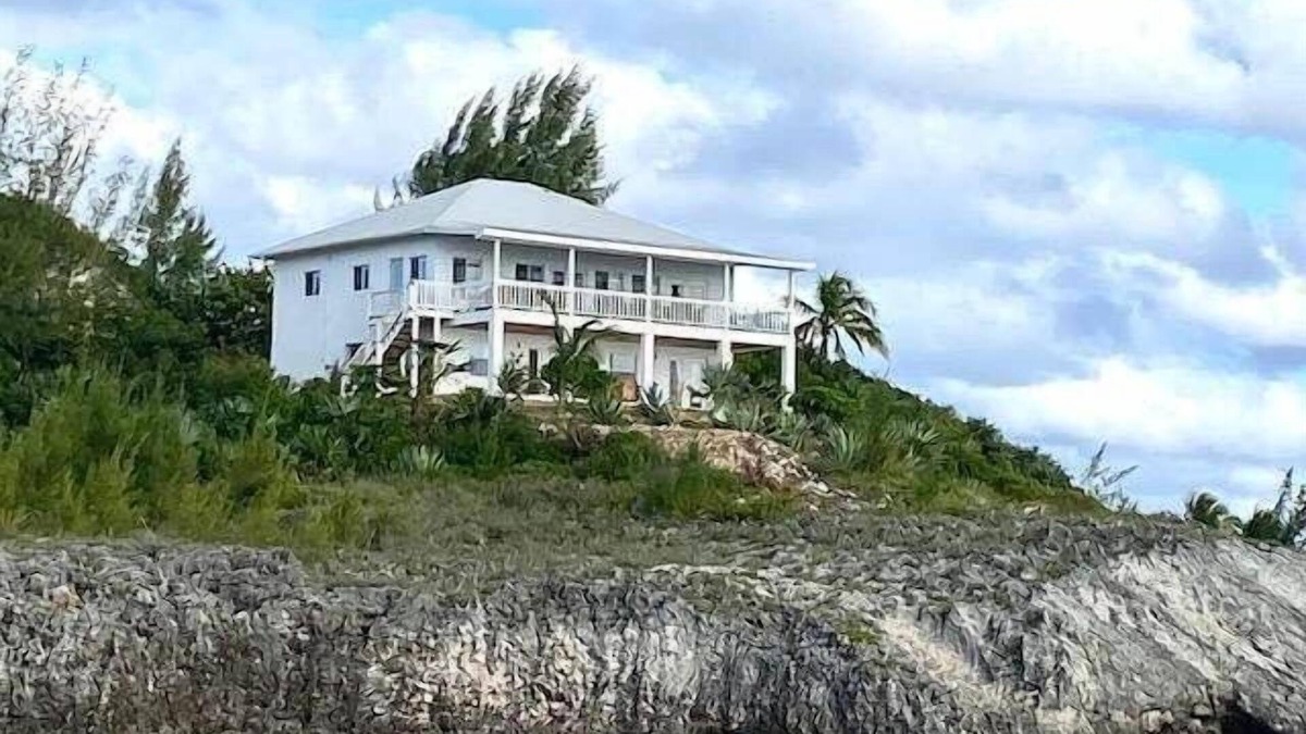 Gregory Town House | New Luxury Oceanfront Home with Sunset Views
