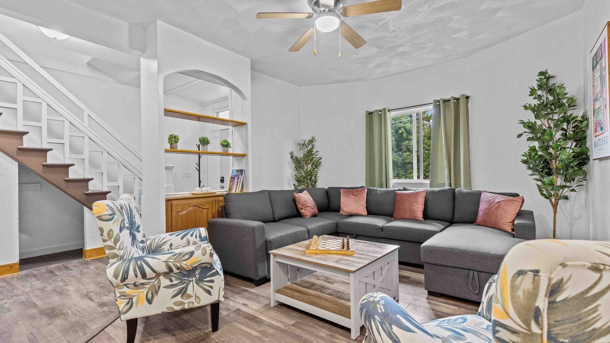 Janesville House | New Luxury & Spacious House in the Heart of Janesville